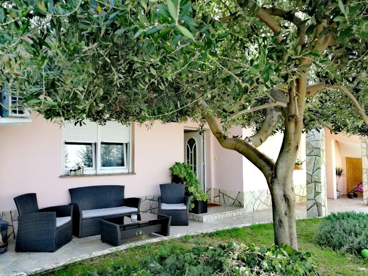Apartmani Simon Lopar Exteriér fotografie