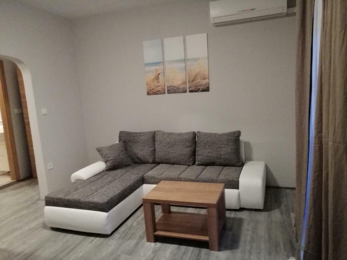 Apartmani Simon Lopar Exteriér fotografie