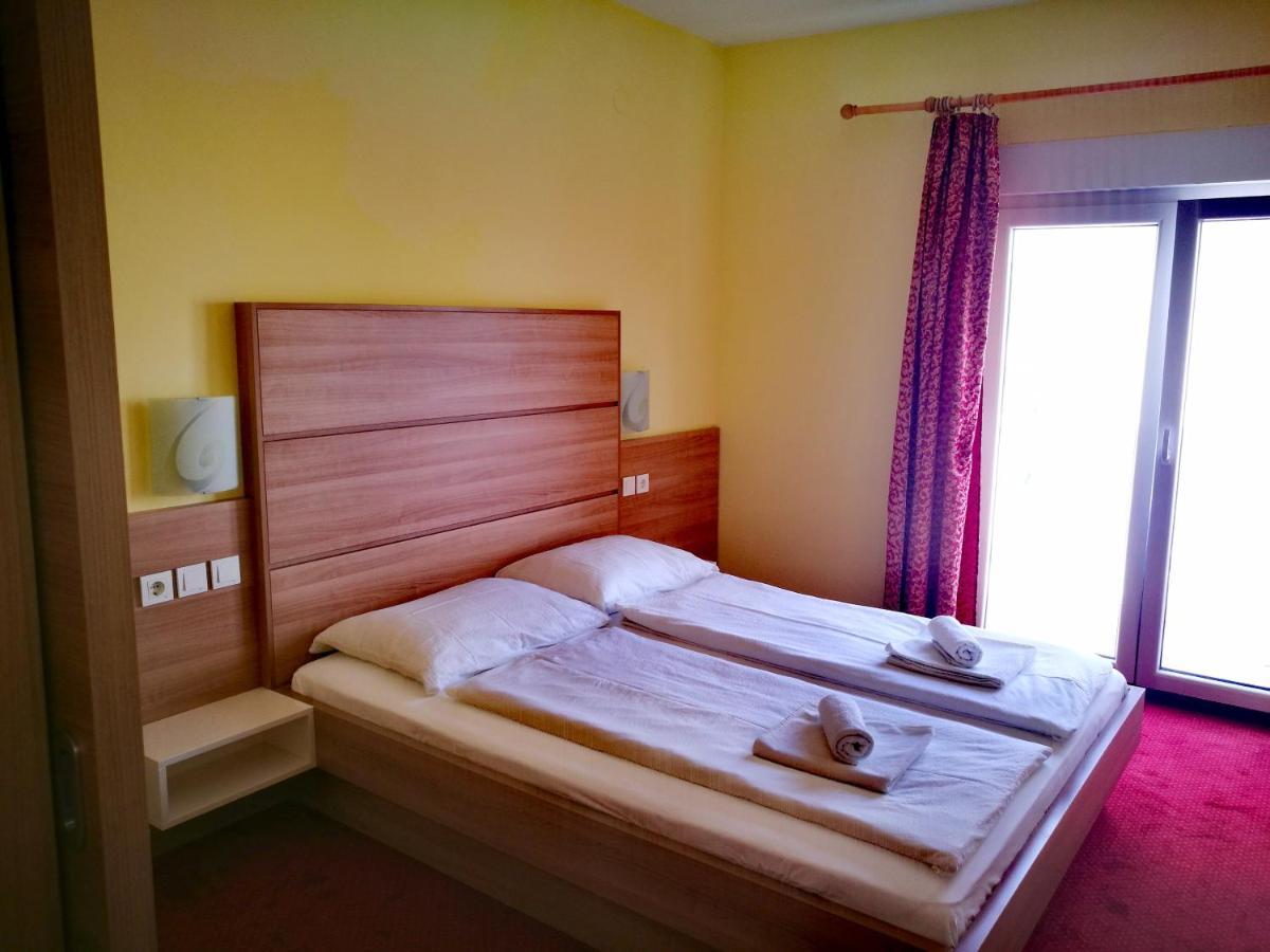 Apartmani Simon Lopar Exteriér fotografie